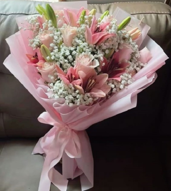 lilies-bouquet.jpg